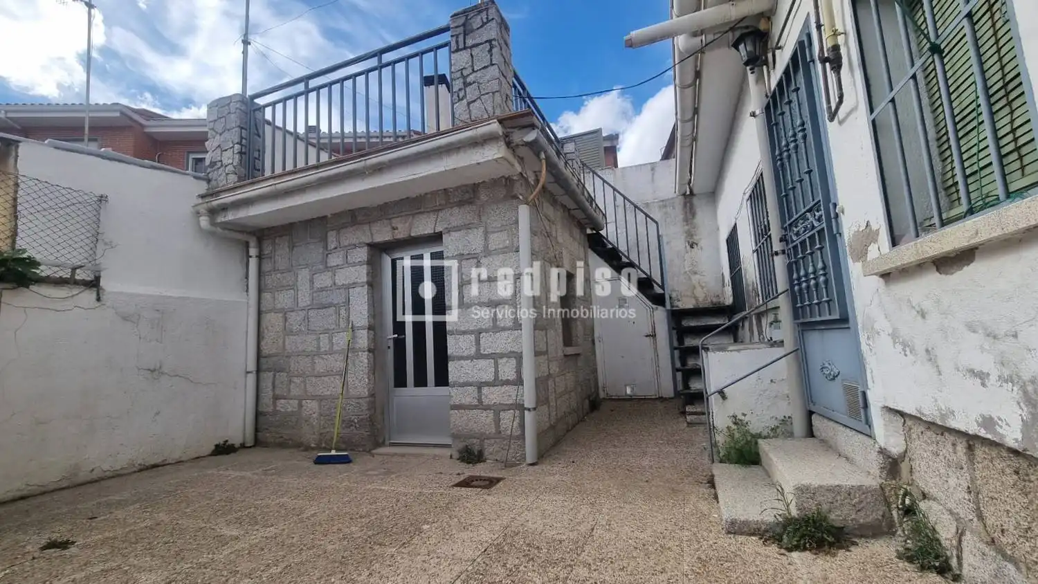 Vista exterior de Casa o xalet en venda en Colmenar Viejo amb Calefacció i Terrassa