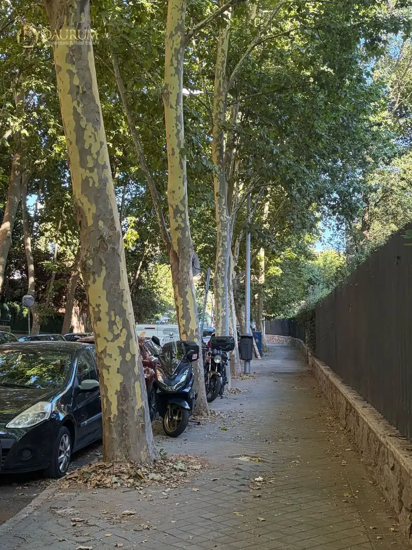 Vista exterior de Piso en venta en Madrid con Calefacción, Piscina y Amueblado