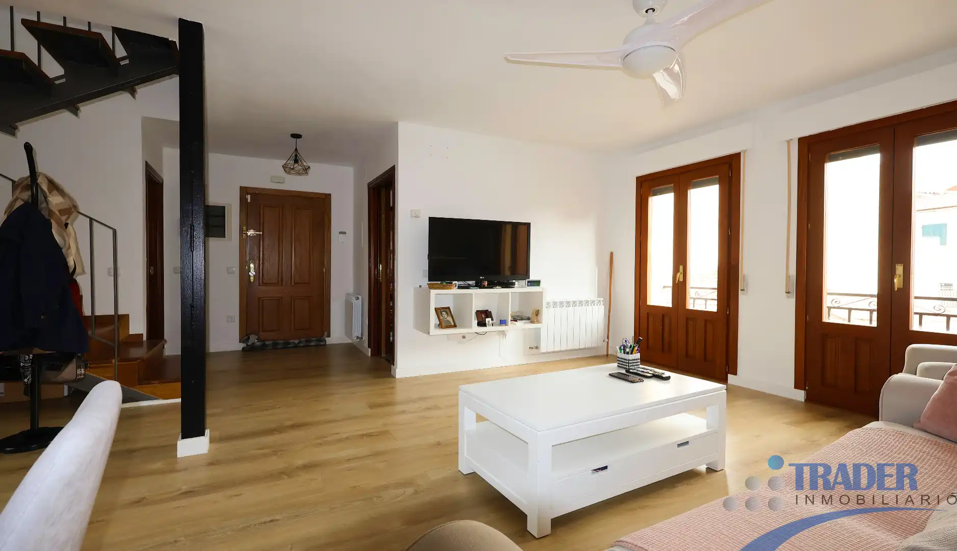 Sala de estar de Casa o chalet en venta en Robledo de Chavela con Aire acondicionado, Calefacción y Jardín privado