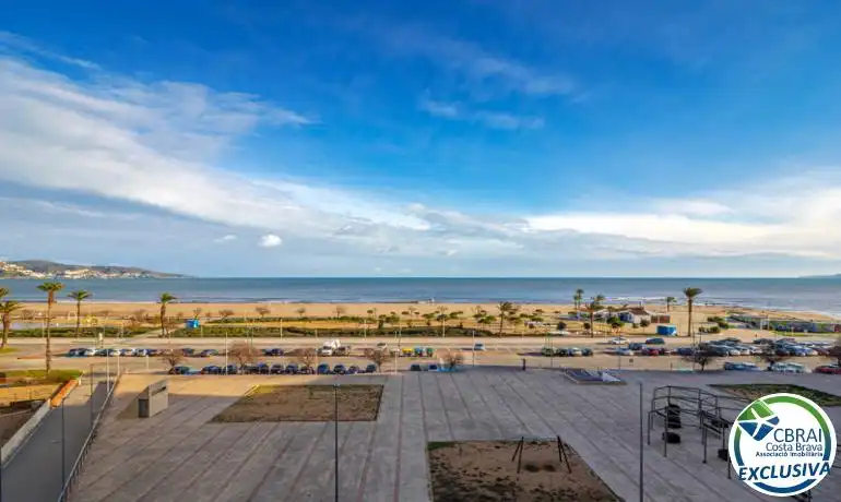 Apartamento con ascensor en venta en Carrer Muga-Delta, imagen 4