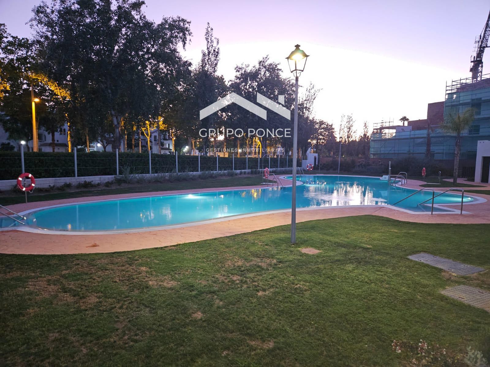 Piscina de Pis en venda en Chipiona amb Jardí privat, Terrassa i Traster