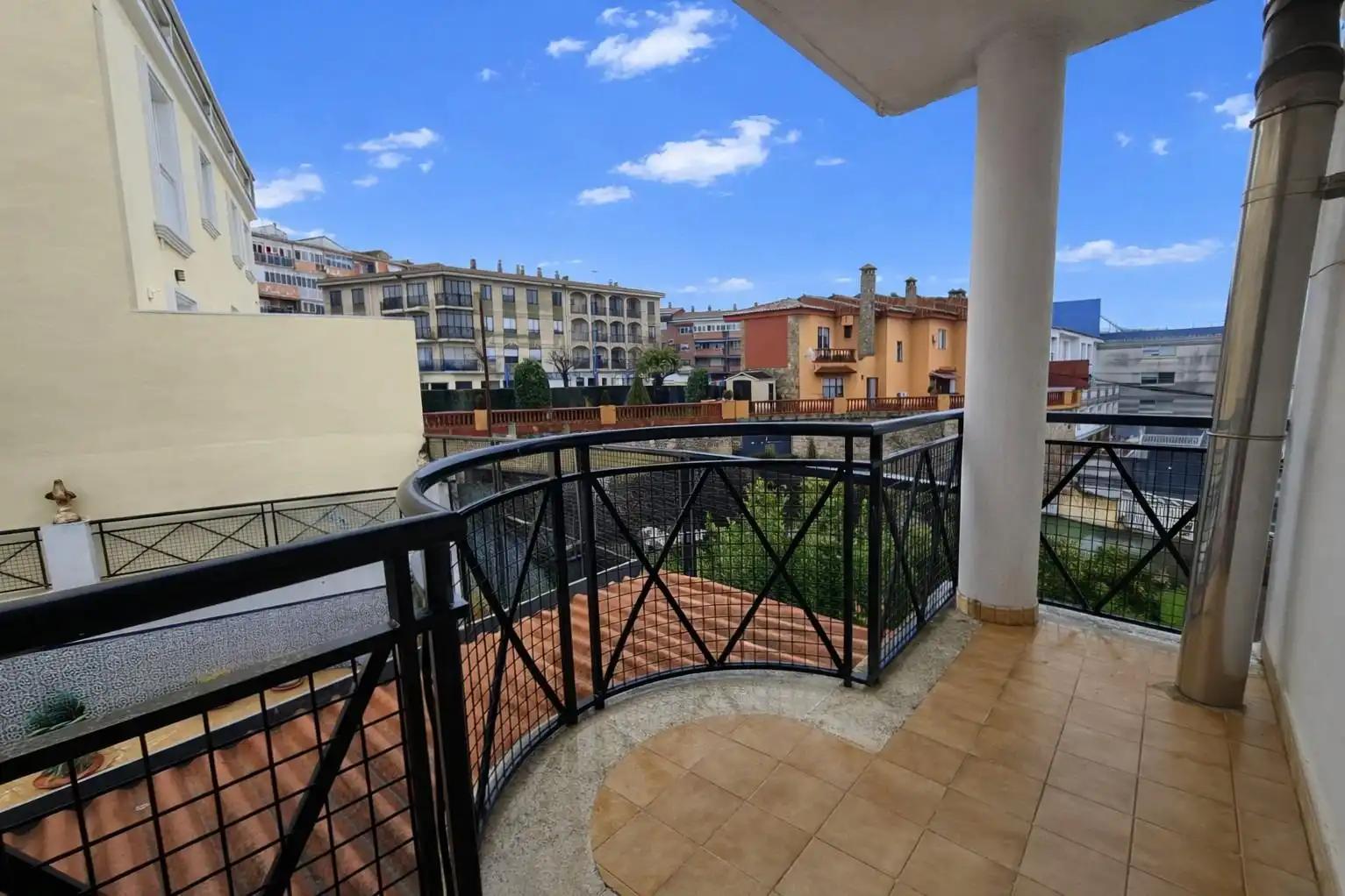 Terrace of Houses for sale in Plasencia  with Air Conditioner, Terrace and Storage room