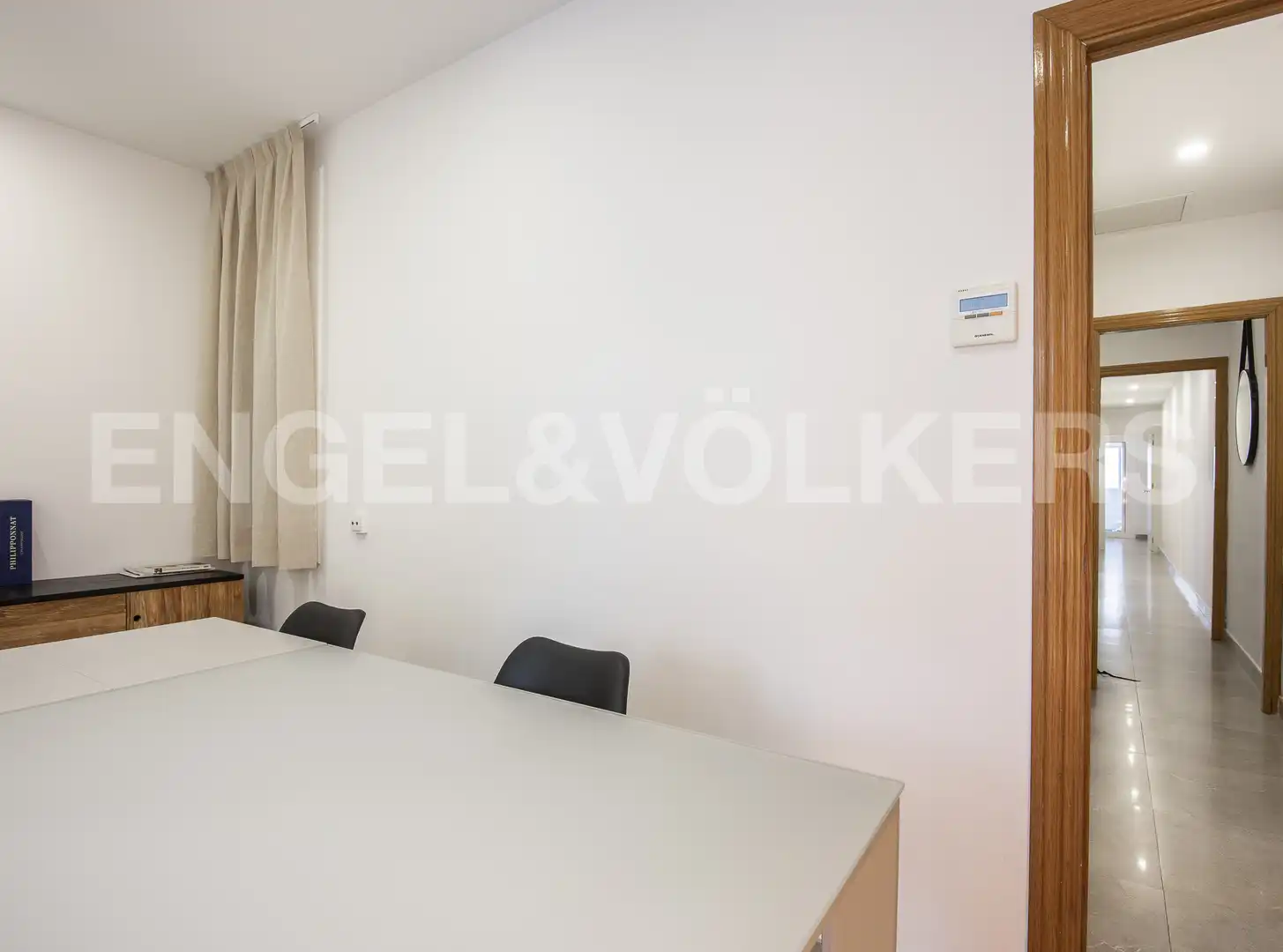 Wohnung zum Verkauf in Barcelona mit Klimaanlage, Heizung und Möbliert