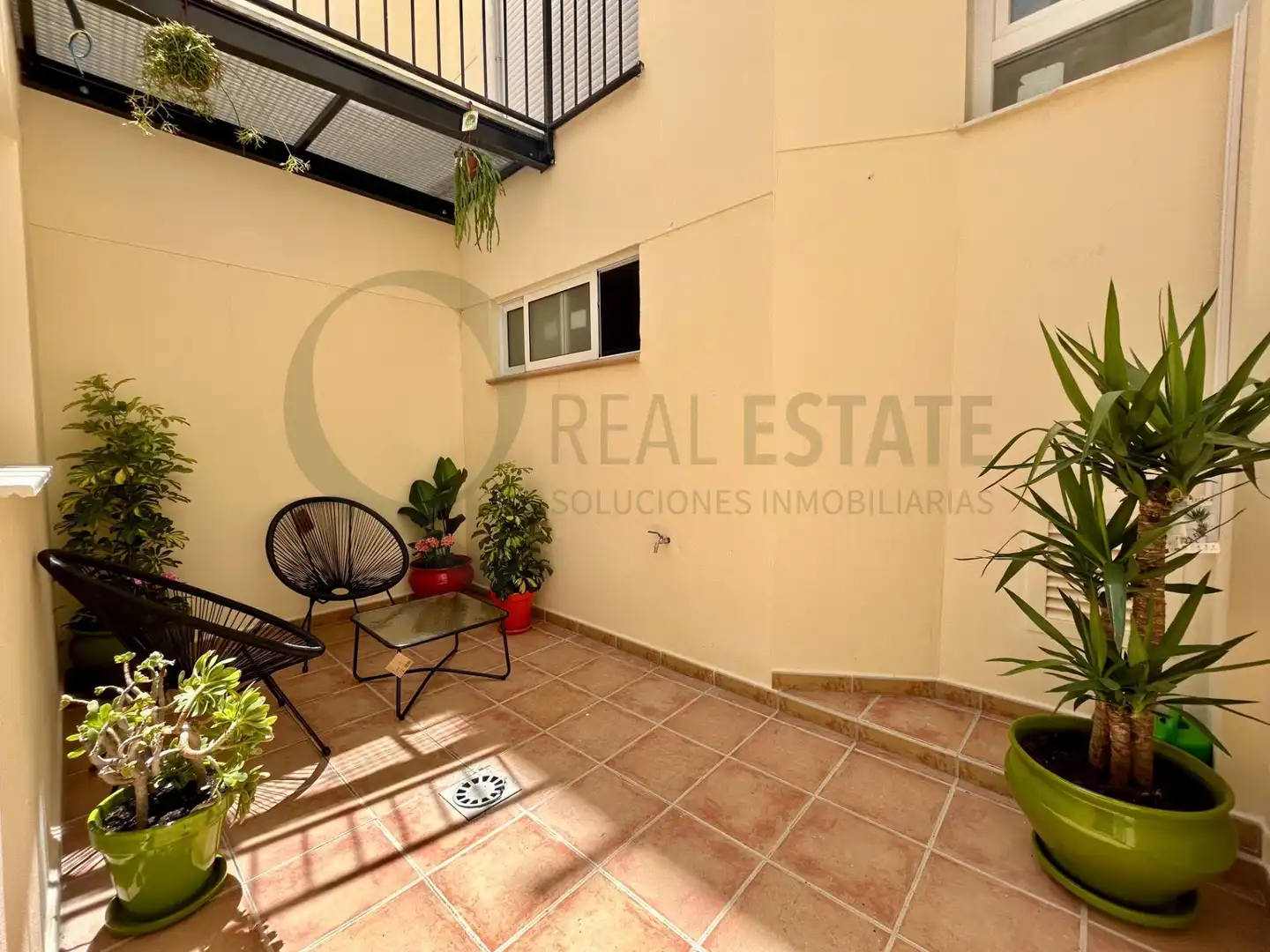 Terrasse von Erdgeschoss zum Verkauf in Alicante / Alacant mit Klimaanlage und Terrasse