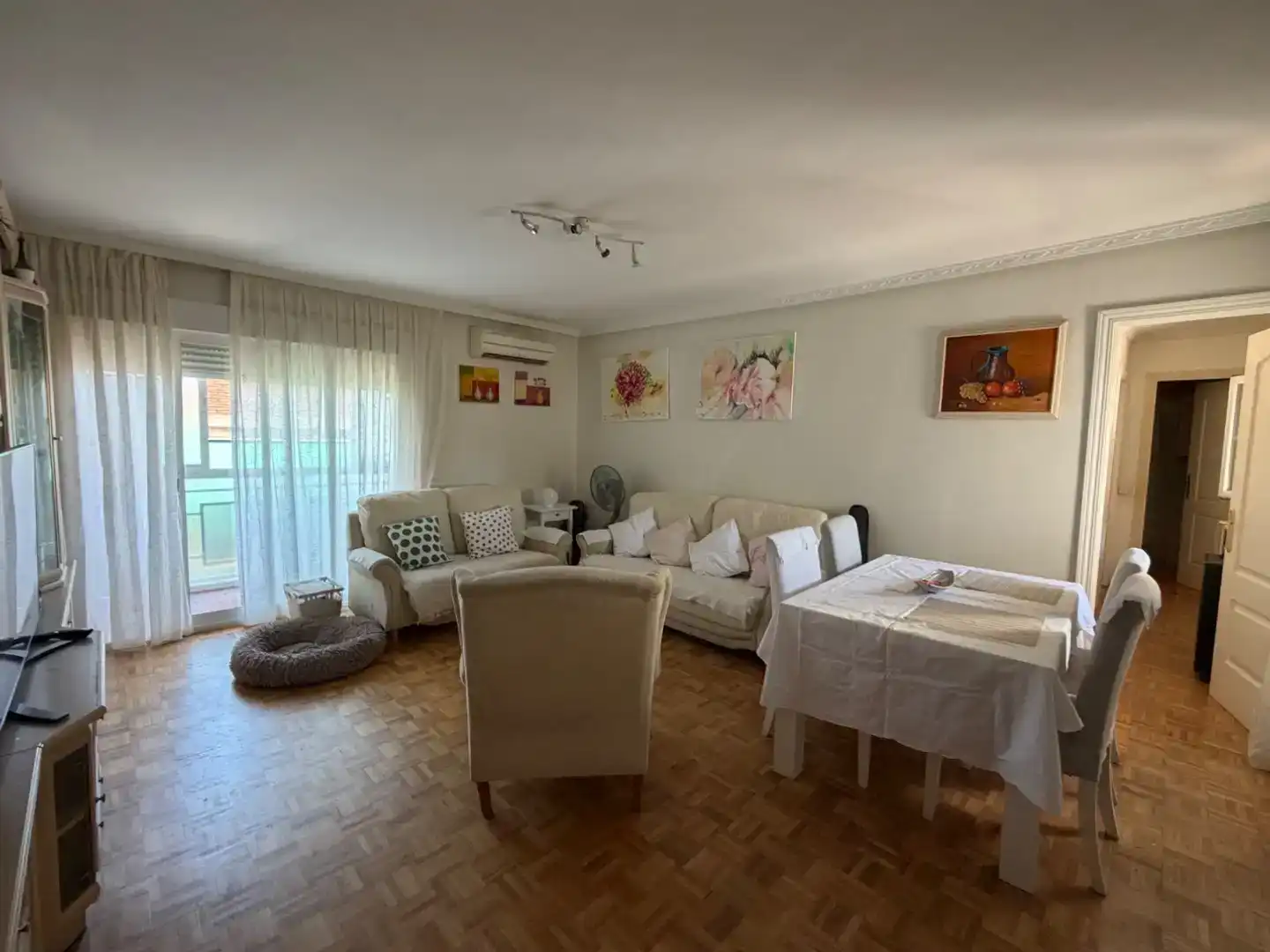 Sala d'estar de Pis en venda en Majadahonda amb Aire condicionat i Balcó