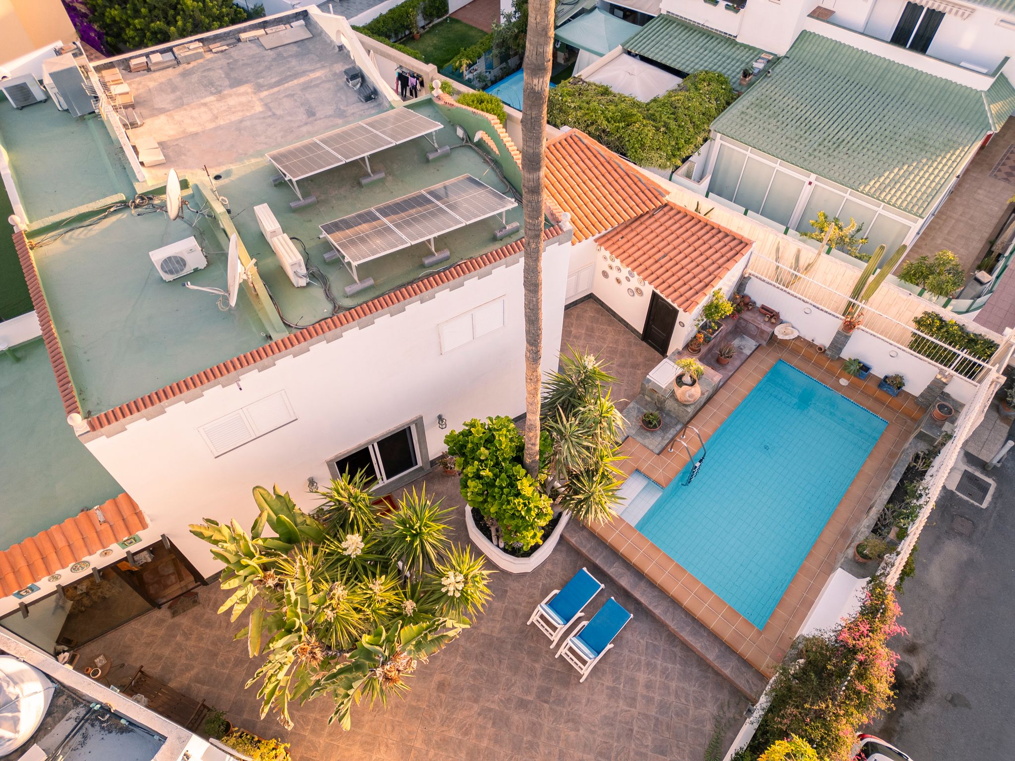 Vista exterior de Casa o xalet en venda en San Bartolomé de Tirajana amb Aire condicionat, Terrassa i Piscina