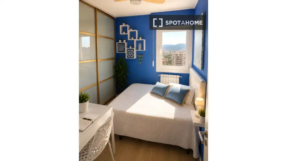 Dormitori de Apartament per a compartir en Montgat amb Aire condicionat, Terrassa i Moblat