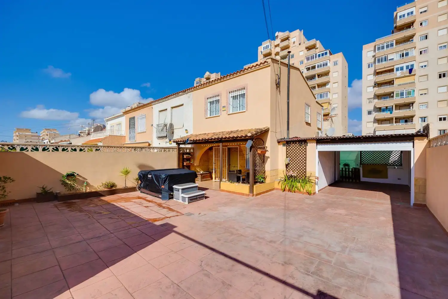 Casa bifamiliare con giardino in vendita a Calle Bella Antonia 137, imagen 4