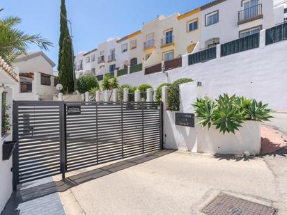 Vista exterior de Casa adosada en venda en Fuengirola amb Jardí privat, Terrassa i Traster