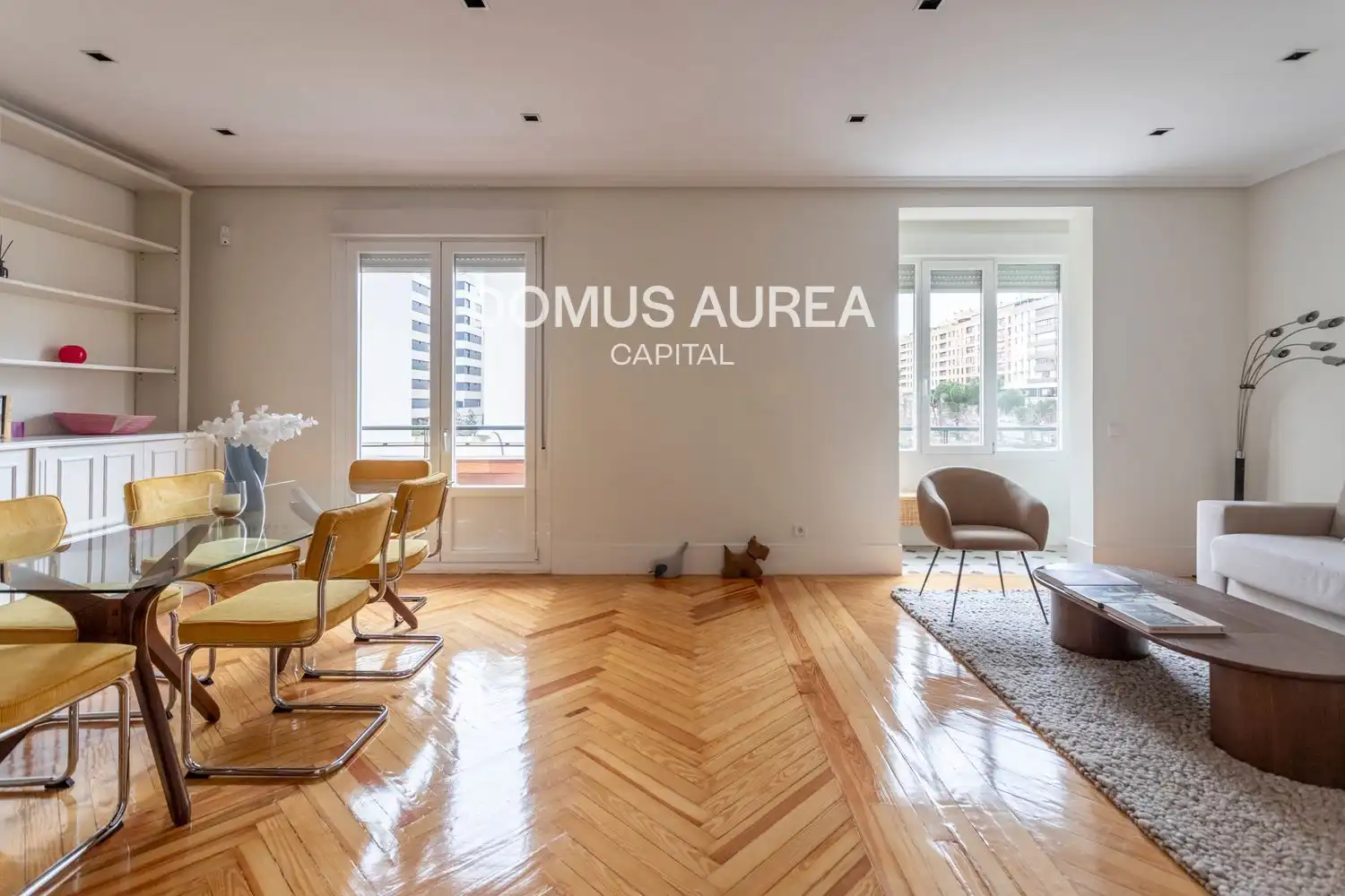 Außenansicht von Wohnung zur Miete in Madrid mit Heizung, Parkett und Terrasse