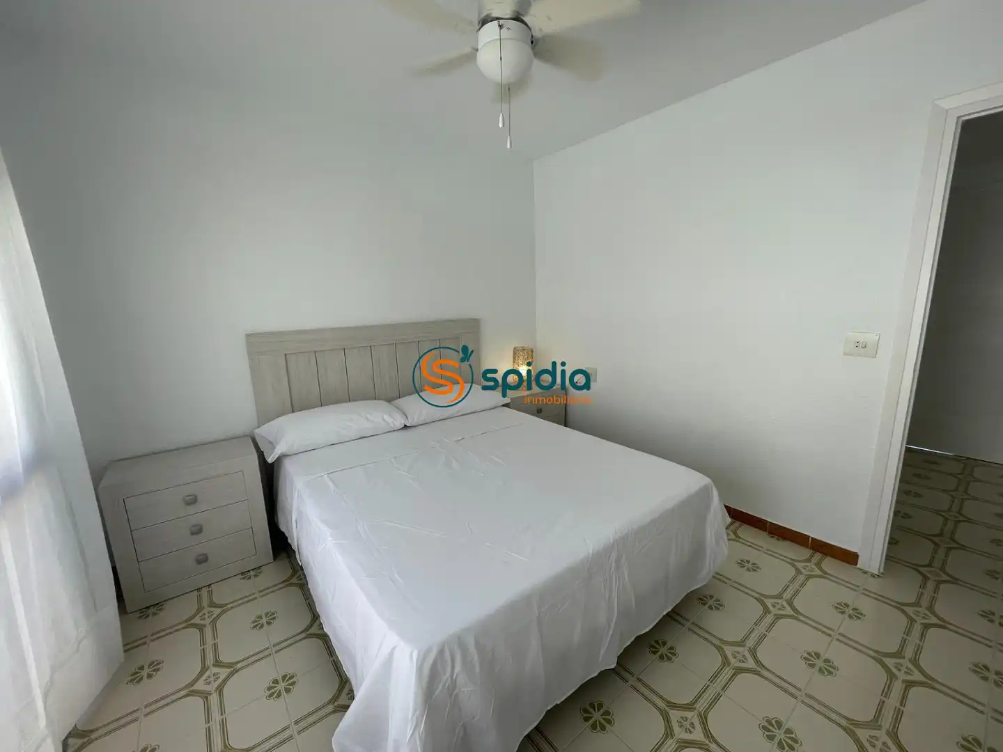 Habitación de Apartamento de alquiler en Águilas con Balcón