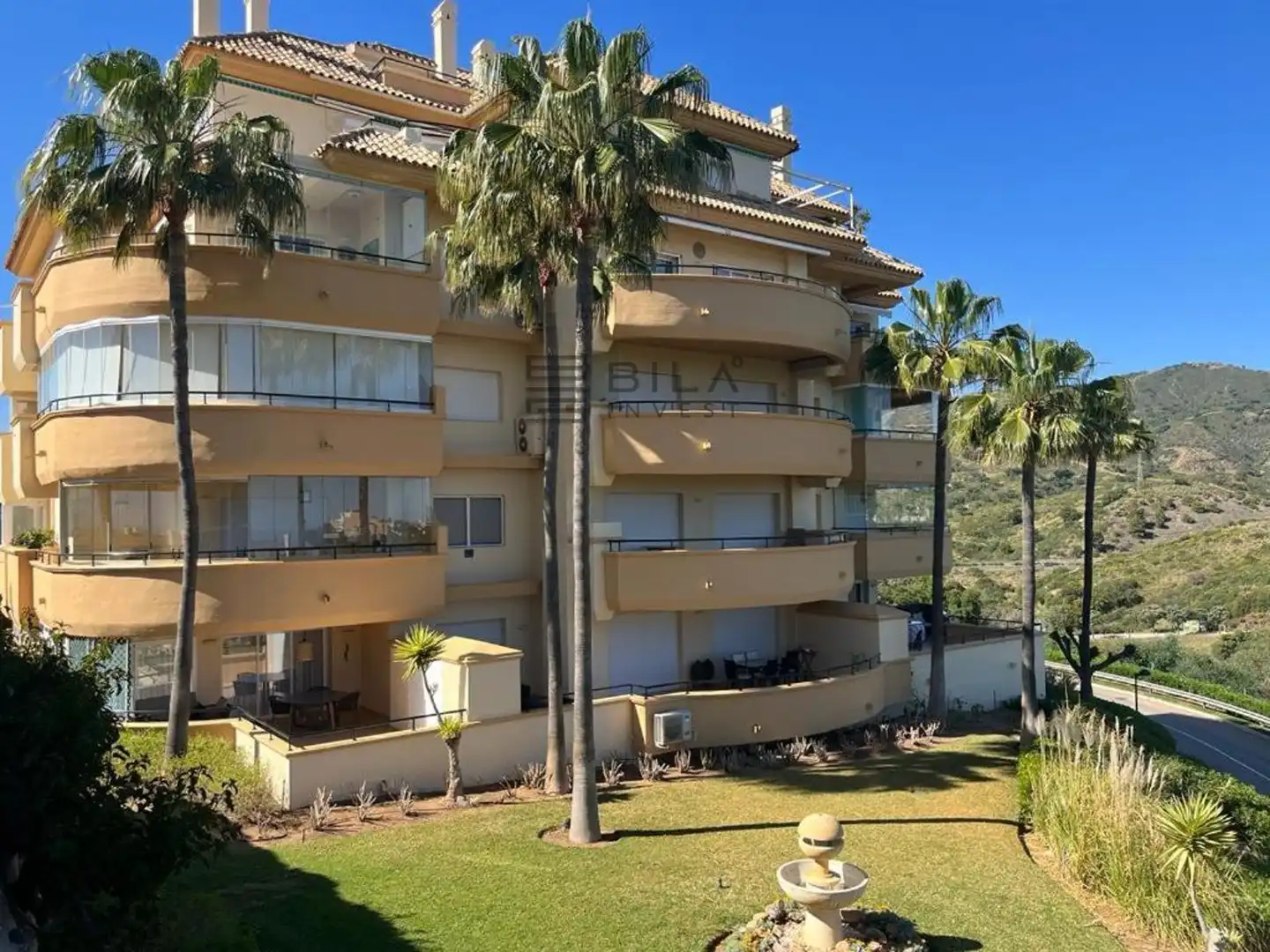 Piso con piscina en venta en Elviria Hills, imagen 21