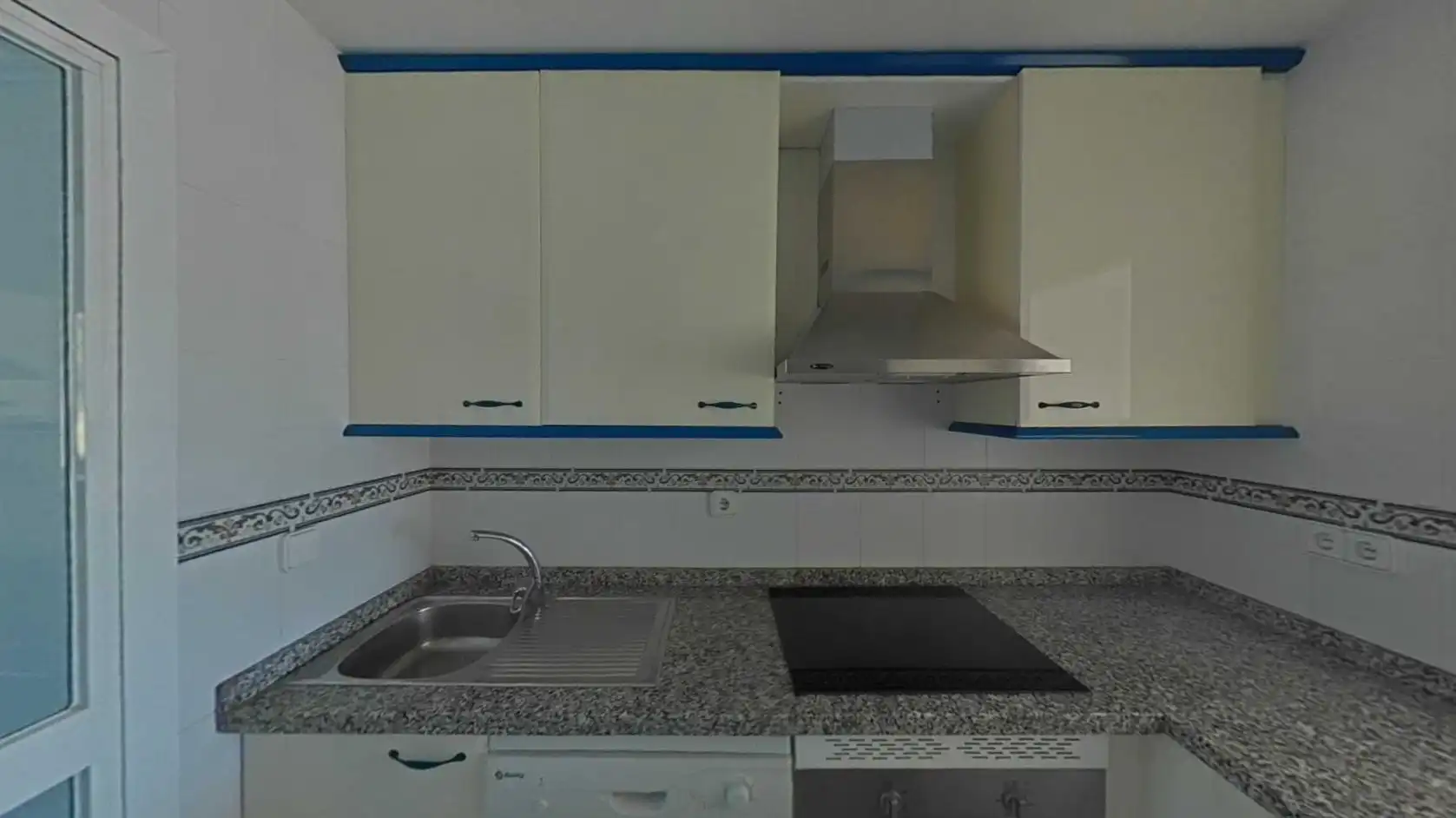 Cuina de Apartament en venda en Manilva amb Piscina