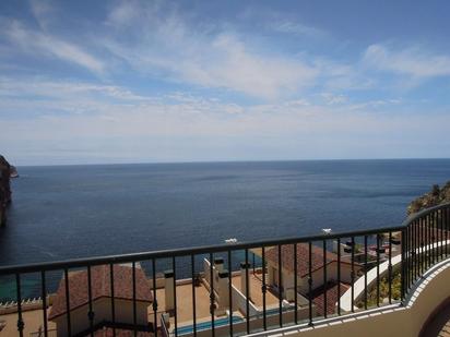 Vista exterior de Apartament en venda en Altea amb Aire condicionat, Terrassa i Piscina