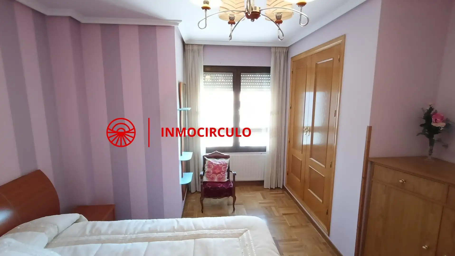 Dormitori de Apartament en venda en Burgos amb Calefacció i Traster