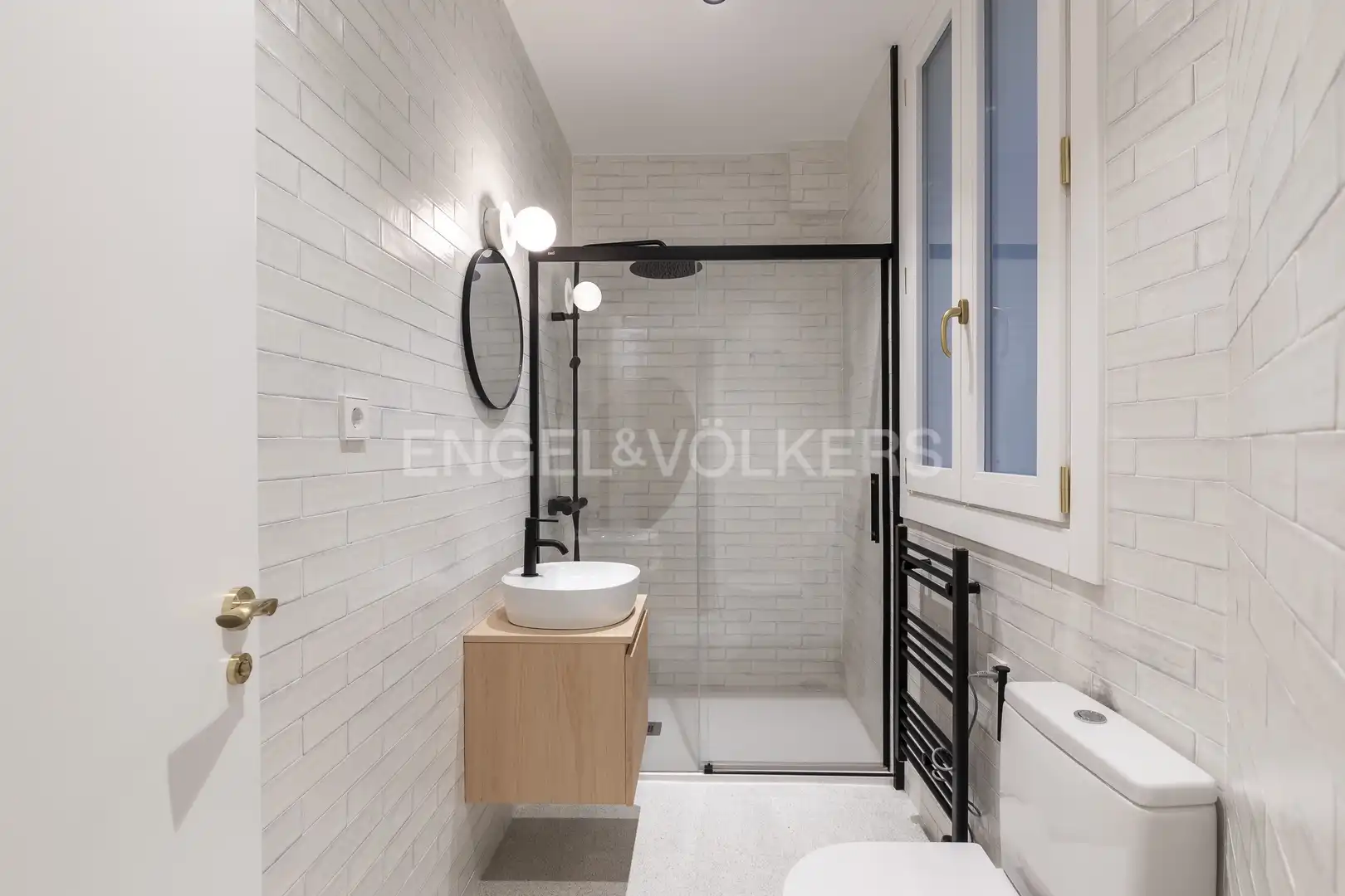 Badezimmer von Wohnung zum Verkauf in Madrid mit Klimaanlage, Heizung und Möbliert