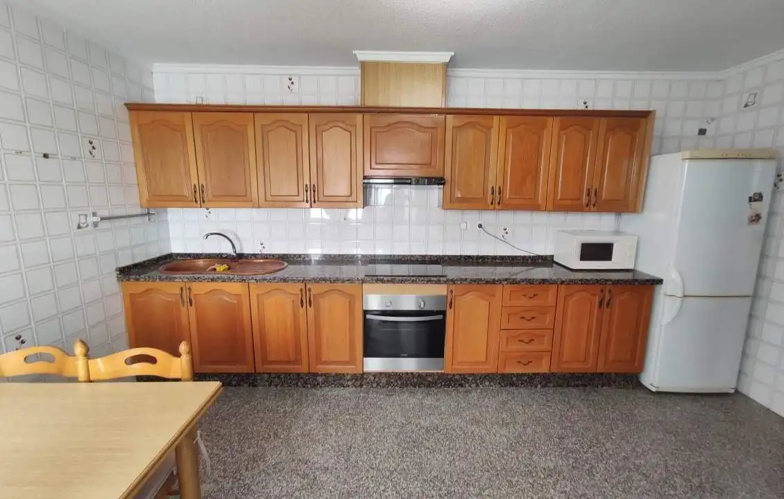 Kitchen of Flat for share in Elche / Elx