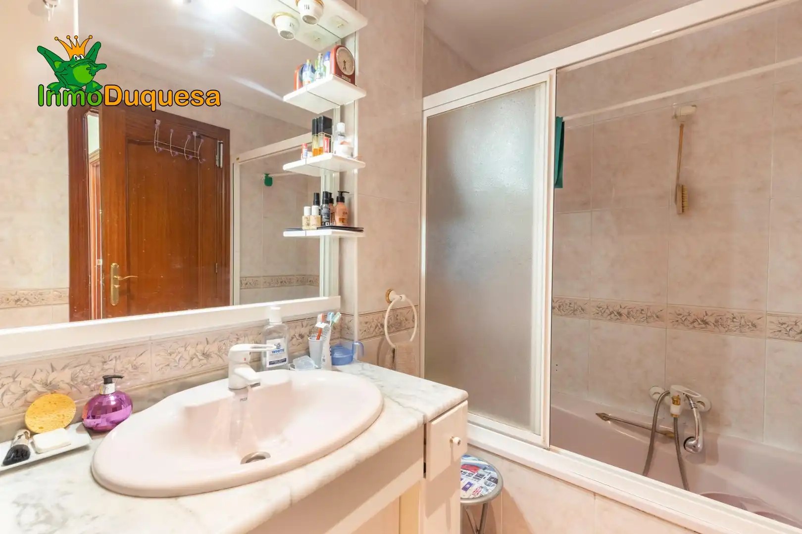 Baño de Piso en venta en Peligros con Aire acondicionado, Terraza y Amueblado