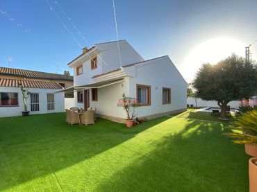 Villa mit Balkon zum Verkauf in Torre de la Horadada