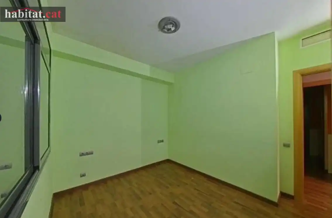 Habitación de Casa o chalet en venta en Vilanova i la Geltrú con Piscina y Balcón