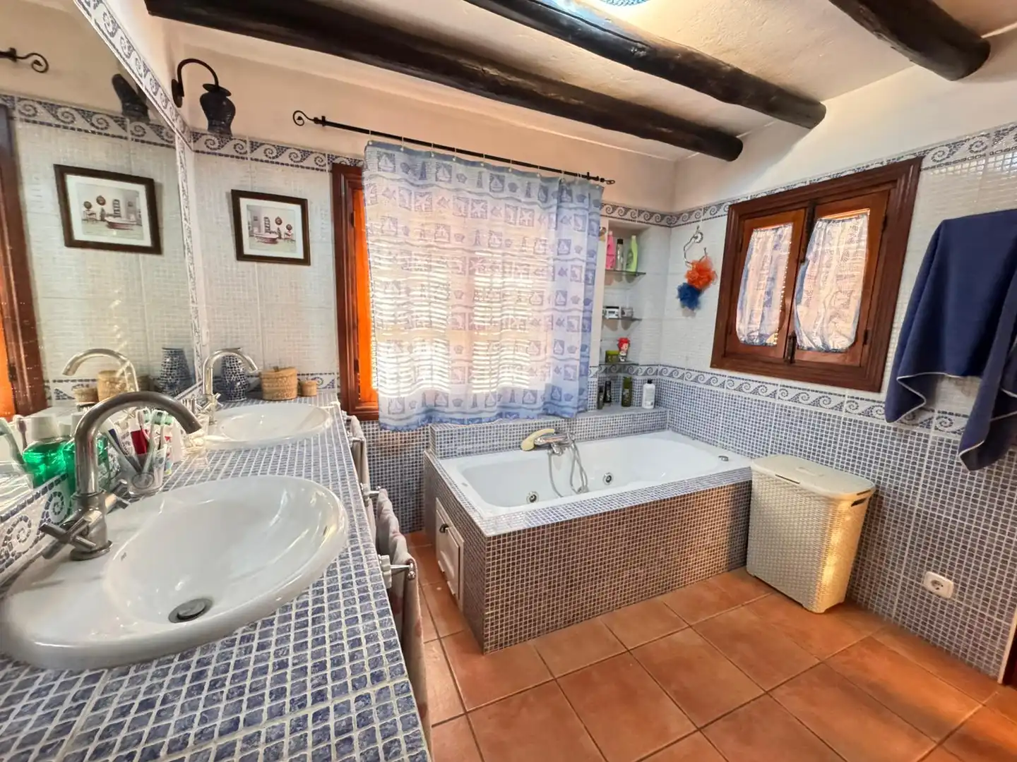 Baño de Finca rústica en venta en Villanueva del Trabuco con Jardín privado, Trastero y Piscina