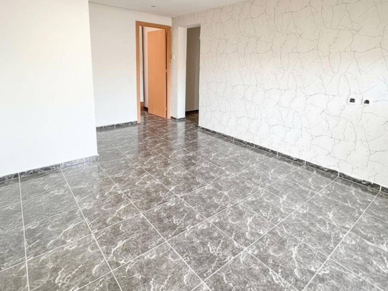 Piso en venta en Terrassa con Balcón