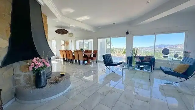 Chalet con piscina en venta en VERDEROL, imagen 4