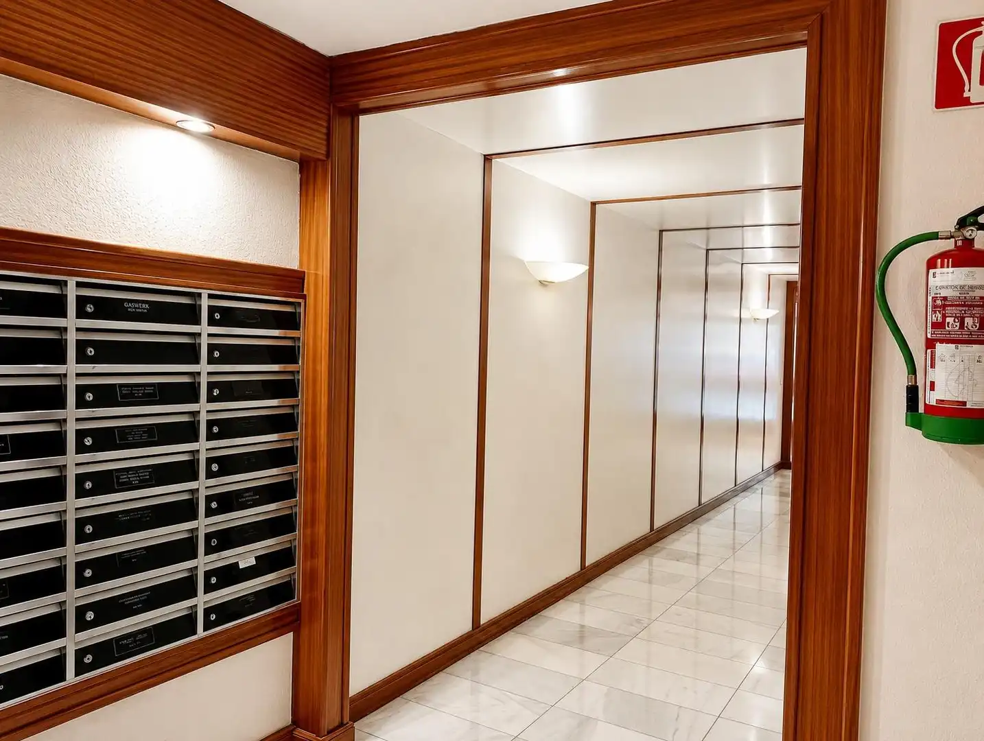 Flat for sale in Barcelona  with Parquet flooring