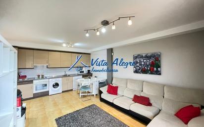 Sala d'estar de Apartament en venda en Castañares de Rioja amb Calefacció, Terrassa i Traster