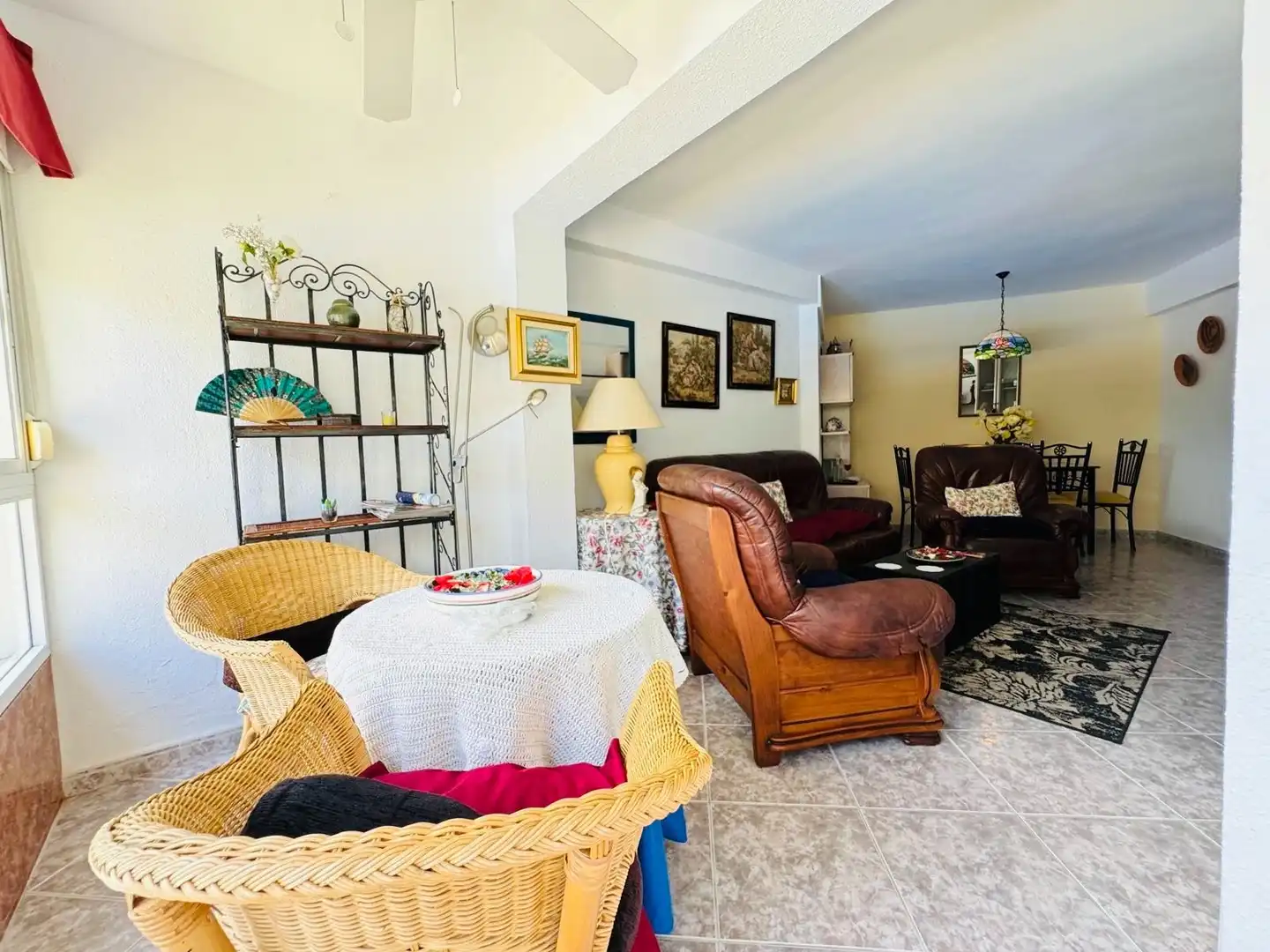 Sala d'estar de Pis en venda en Algarrobo amb Piscina comunitària