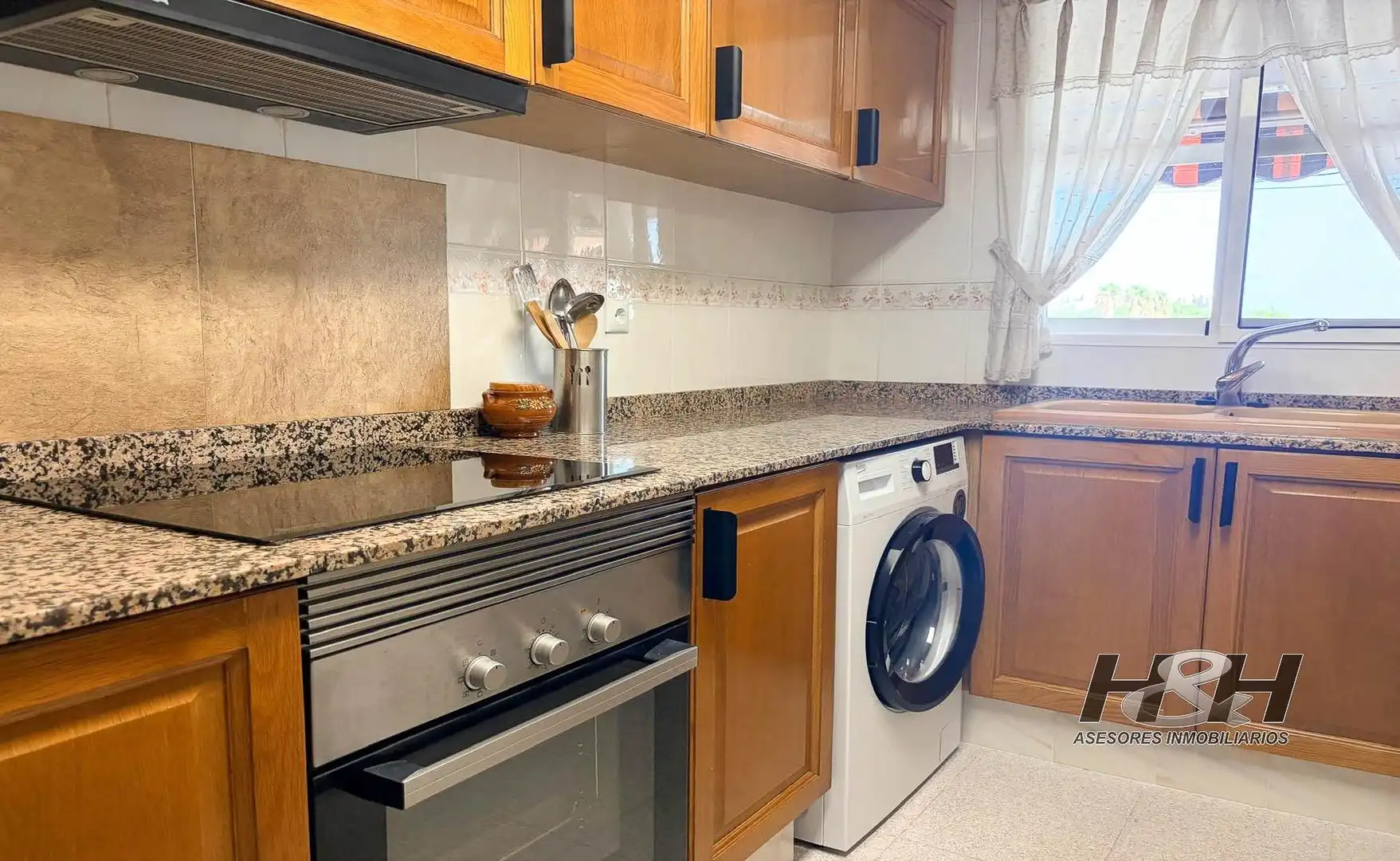Cocina de Piso de alquiler en Burjassot con Aire acondicionado, Amueblado y Balcón