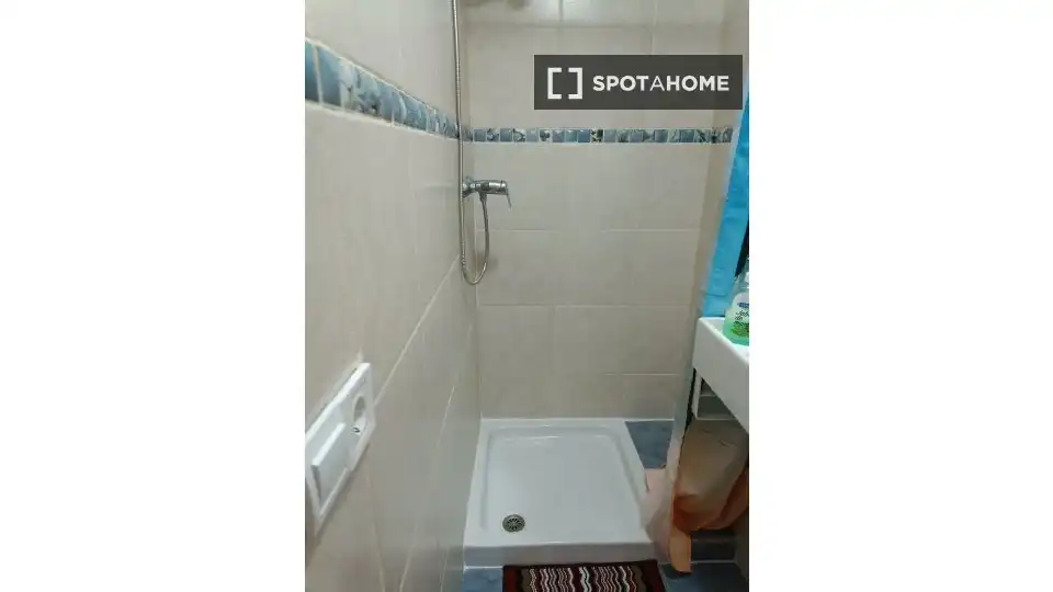 Baño de Piso para compartir en Madrid con Aire acondicionado, Calefacción y Terraza