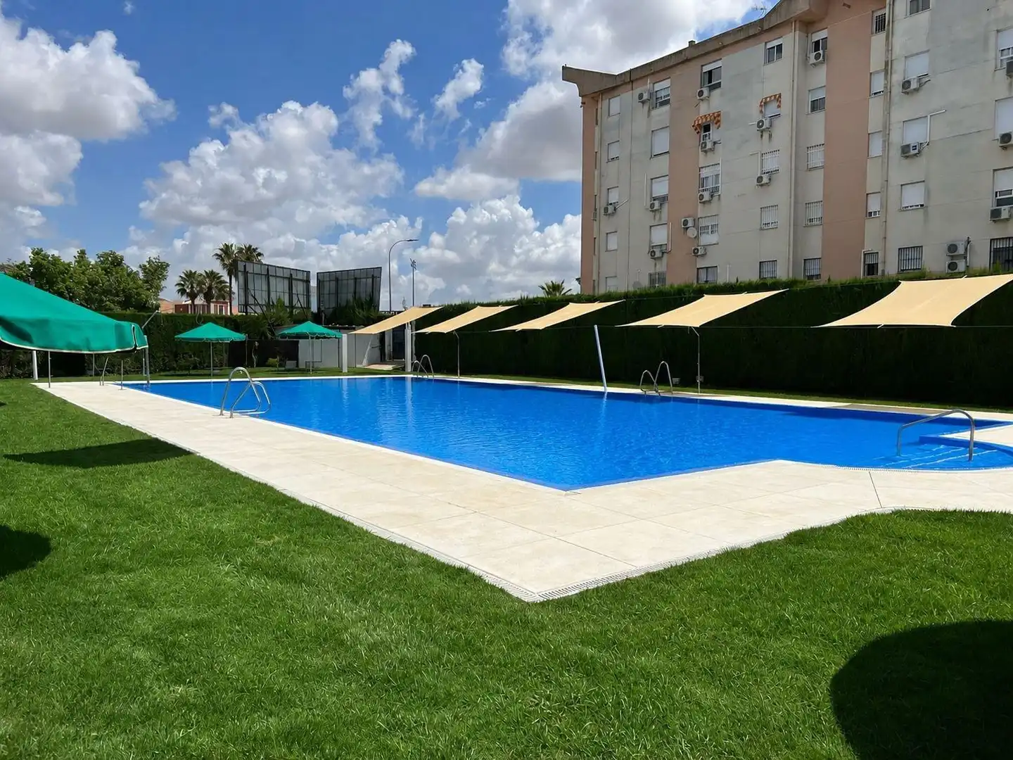 Piscina de Piso en venta en Utrera