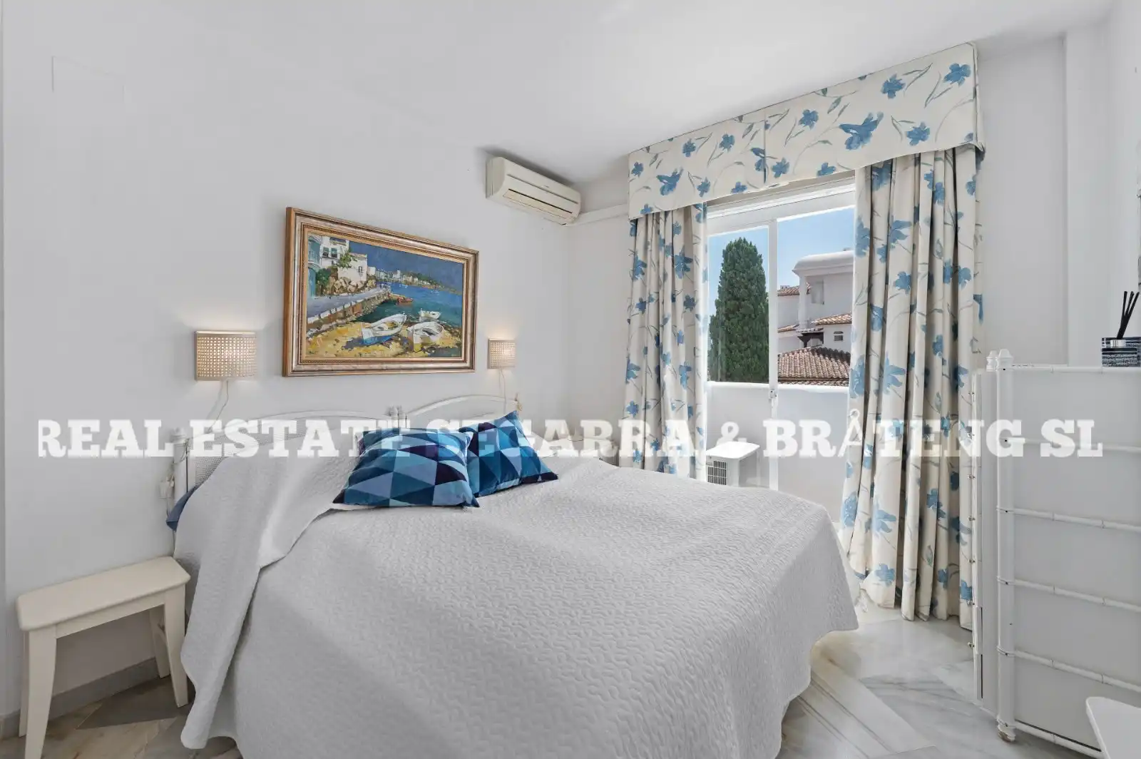 Bedroom of Apartments for sale in Marbella  with Air Conditioner, Terrace and Furnished