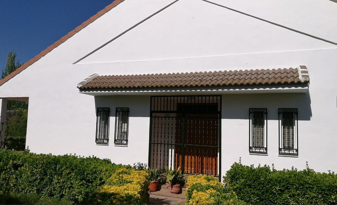Vista exterior de Casa o xalet en venda en Ciudad Real Capital amb Jardí privat, Terrassa i Traster