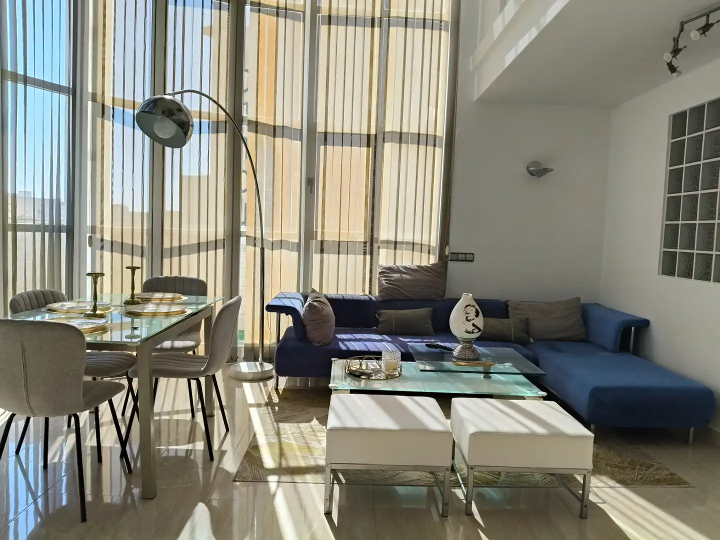 Sala de estar de Ático en venta en Gandia con Aire acondicionado, Terraza y Amueblado