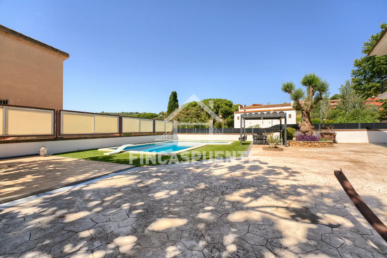 Vista exterior de Casa o chalet en venta en Tiana con Jardín privado, Terraza y Piscina