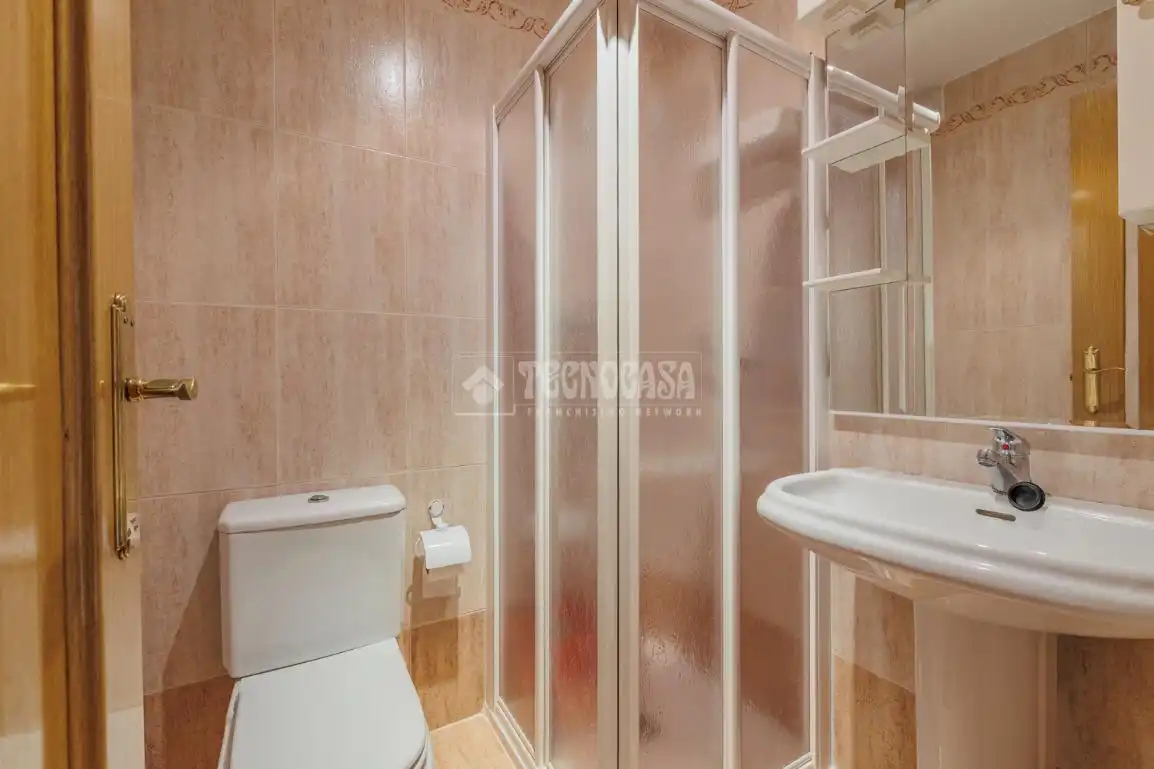 Baño de Piso en venta en Madrid con Aire acondicionado, Calefacción y Parquet