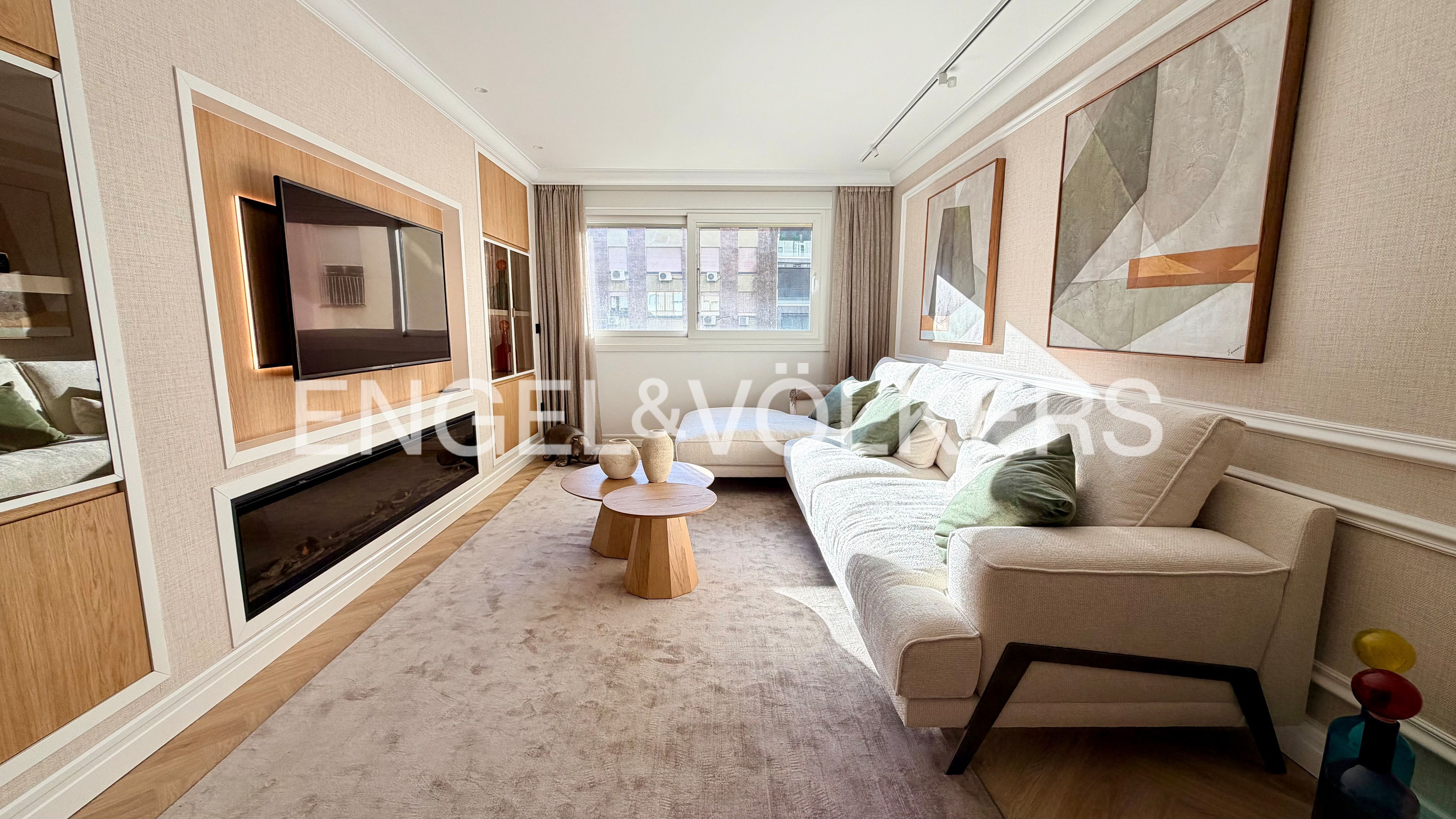 Living room of Flat for sale in  Madrid Capital  with Air Conditioner, Heating and Furnished