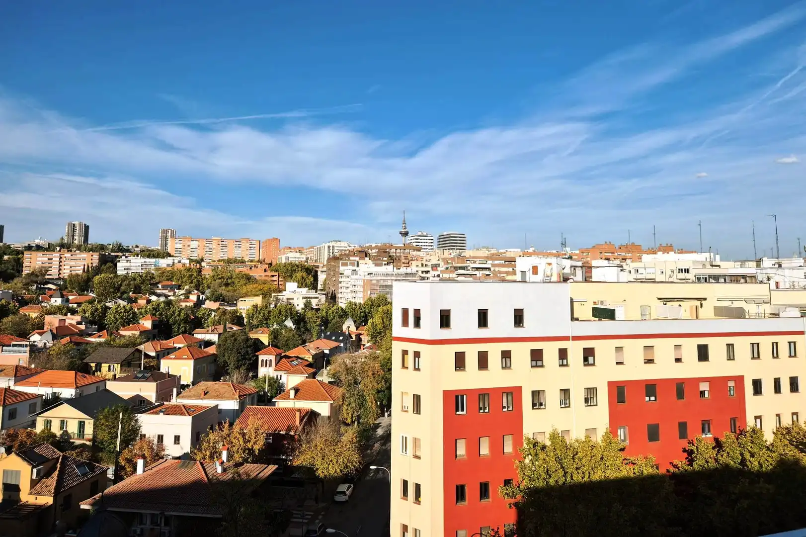 Vista exterior de Àtic en venda en Madrid amb Aire condicionat, Calefacció i Terrassa