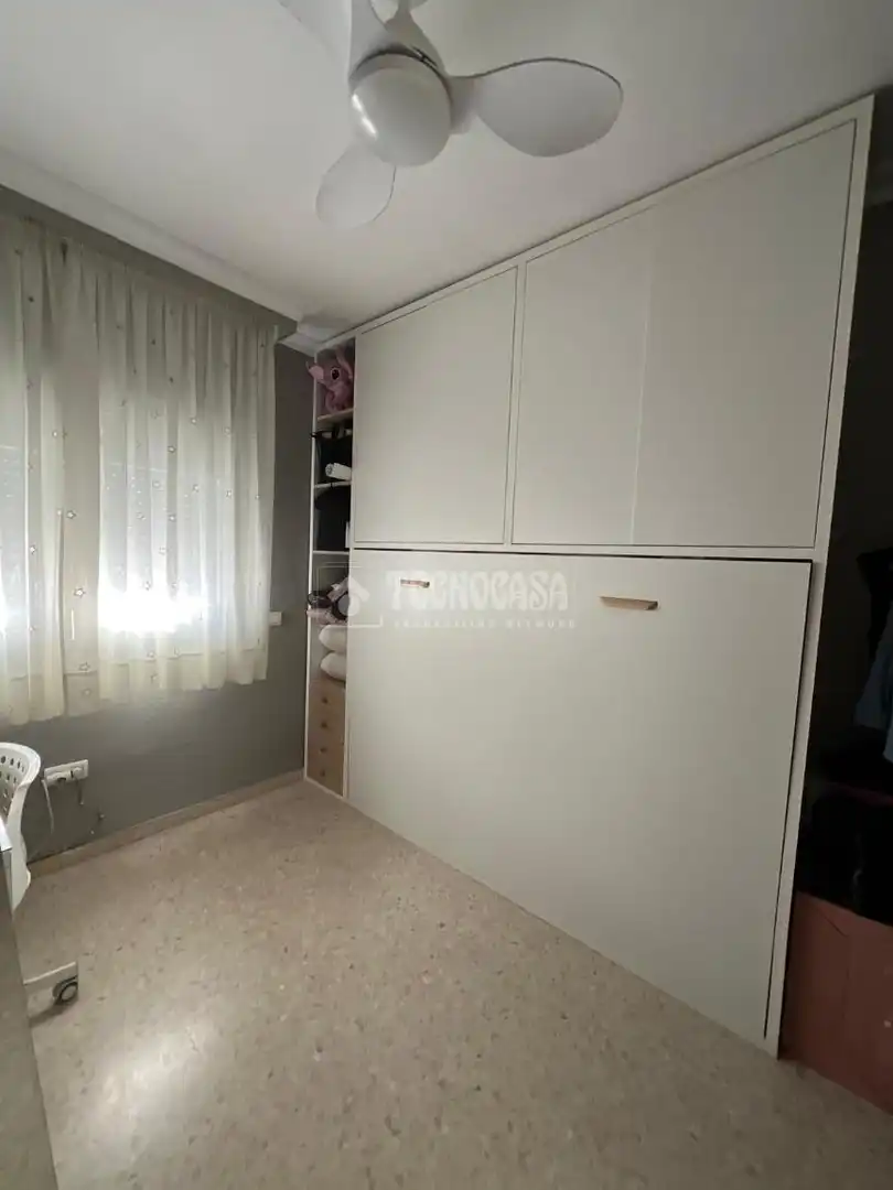 Bedroom of Flat for sale in Sevilla  with Air Conditioner, Heating and Storage room