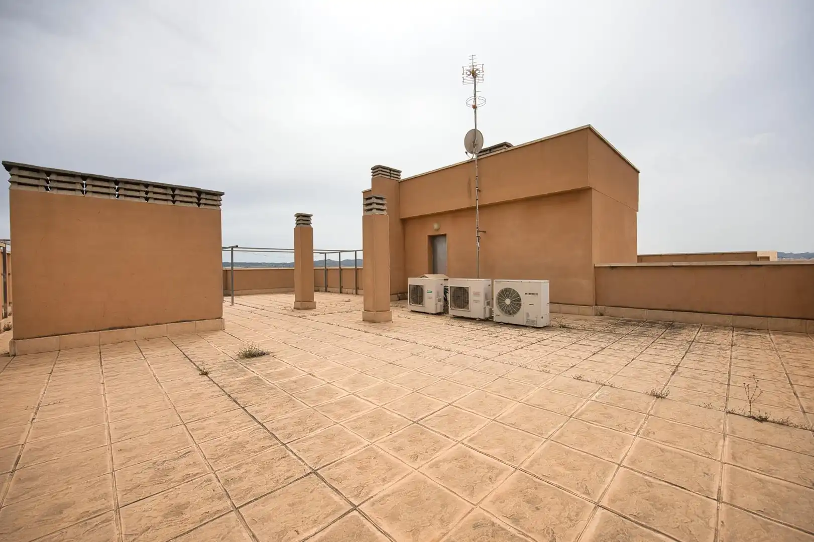 Terrasse von Wohnung zum Verkauf in Monforte del Cid mit Klimaanlage, Abstellraum und Möbliert