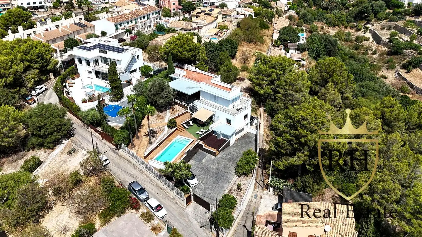 Vista exterior de Casa o xalet en venda en  Palma de Mallorca amb Aire condicionat, Calefacció i Jardí privat