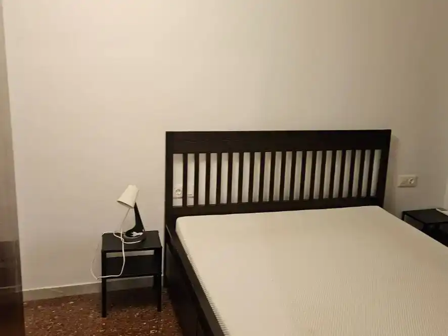 Dormitori de Apartament de lloguer en Barcelona amb Jardí privat, Parquet i Moblat