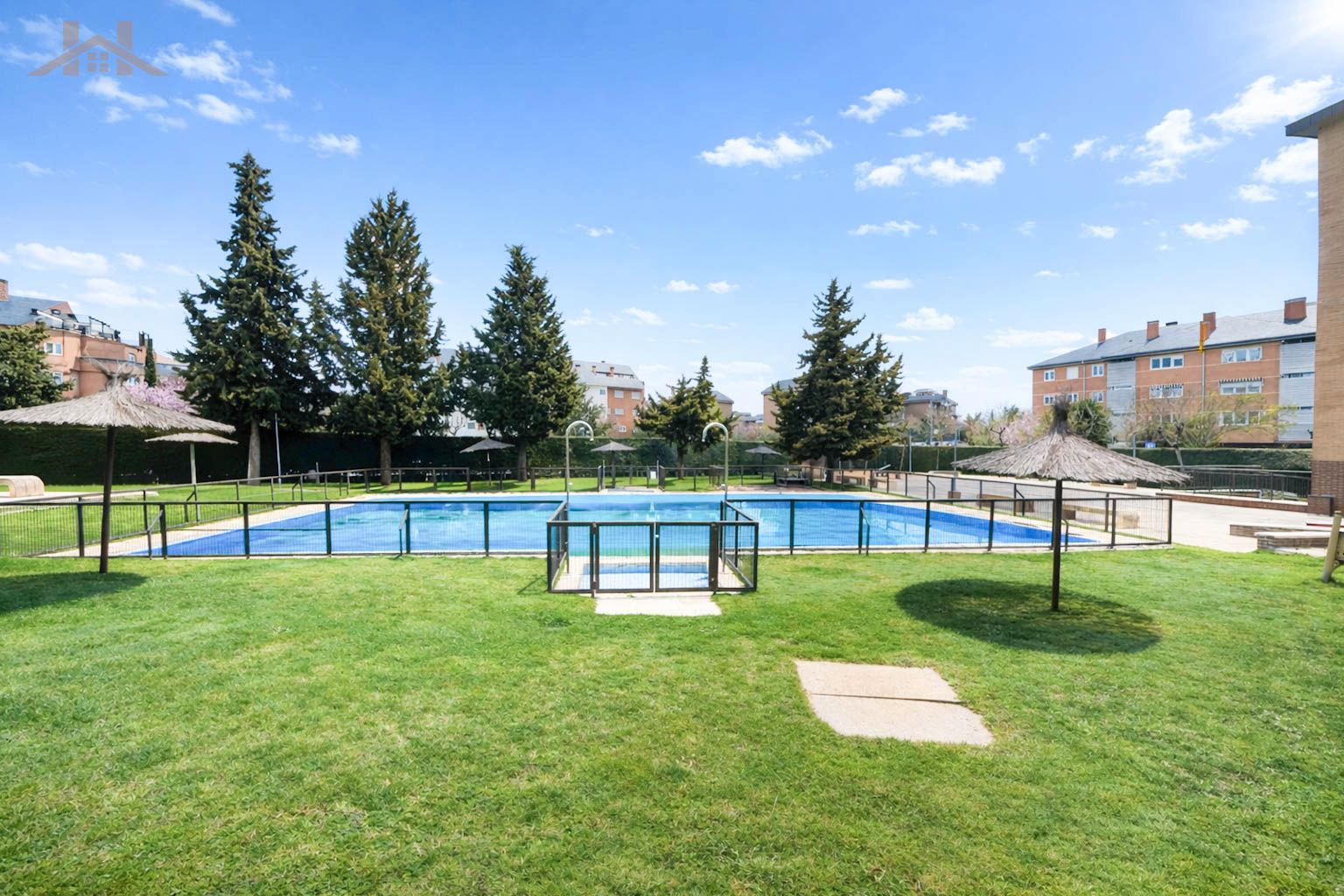 Piscina de Pis en venda en Majadahonda amb Calefacció, Terrassa i Traster