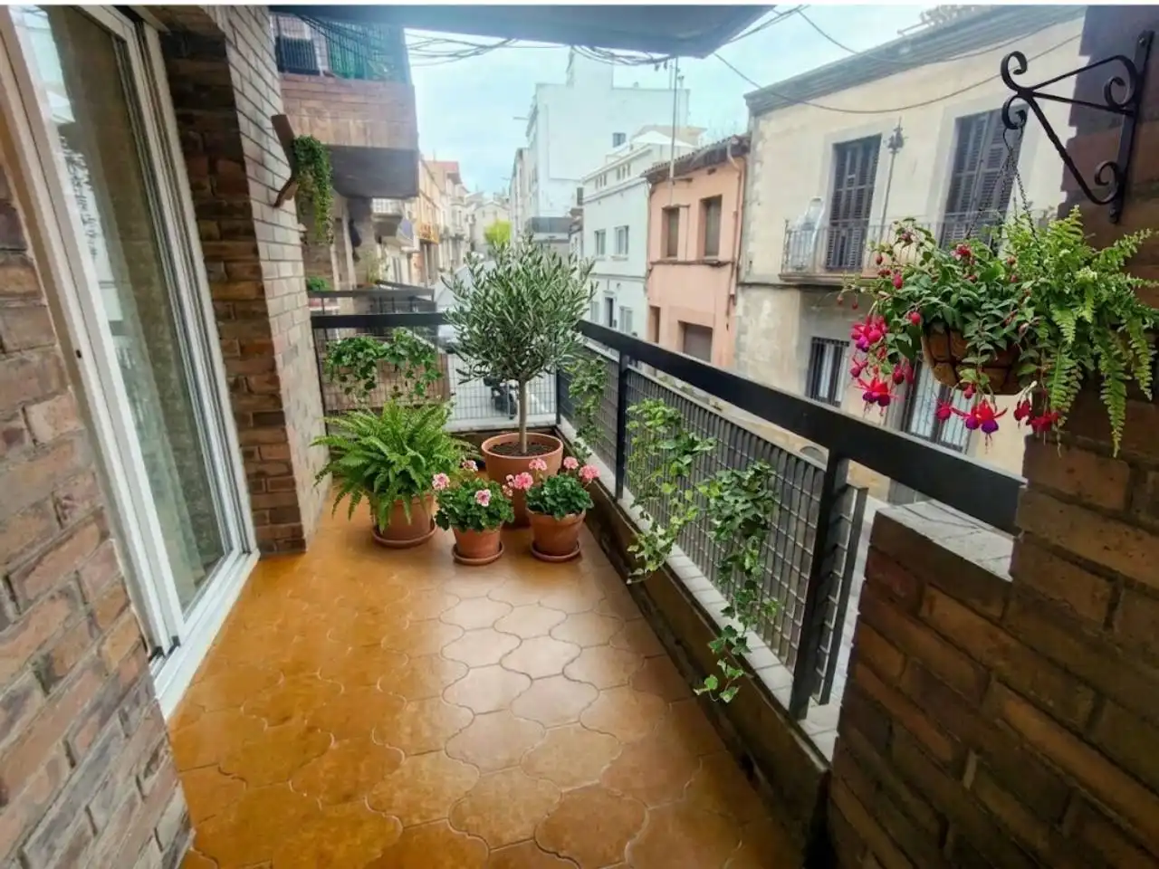 Piso con terraza en venta en Calle AGUSTI SANTACRUZ 58, imagen 2