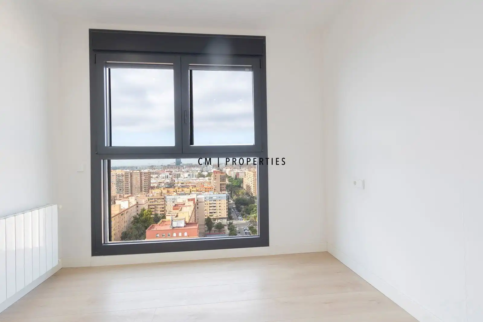 Schlafzimmer von Wohnung zur Miete in Valencia mit Klimaanlage, Heizung und Terrasse