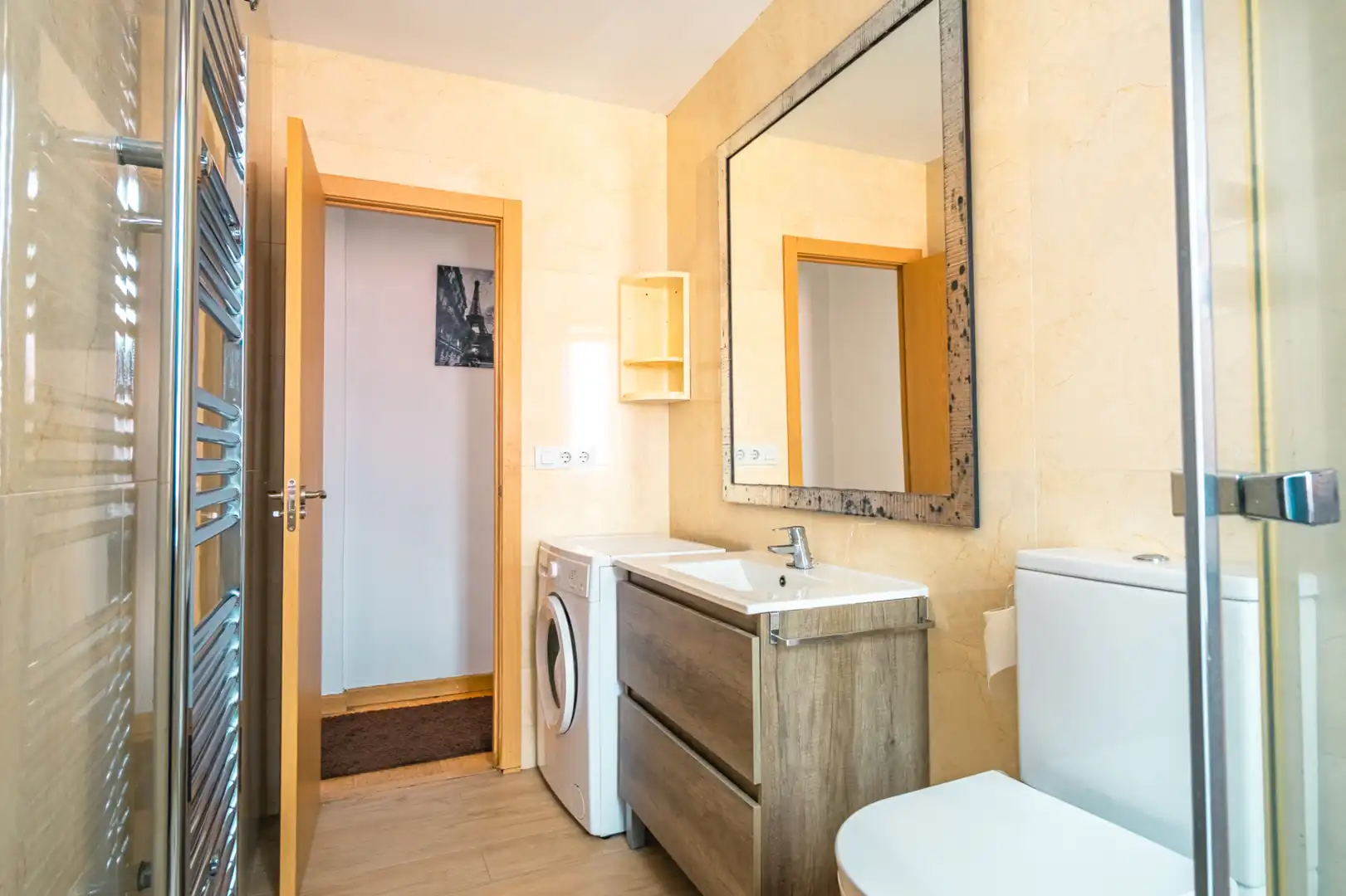 Baño de Piso en venta en Vigo  con Amueblado, Horno y Lavadora