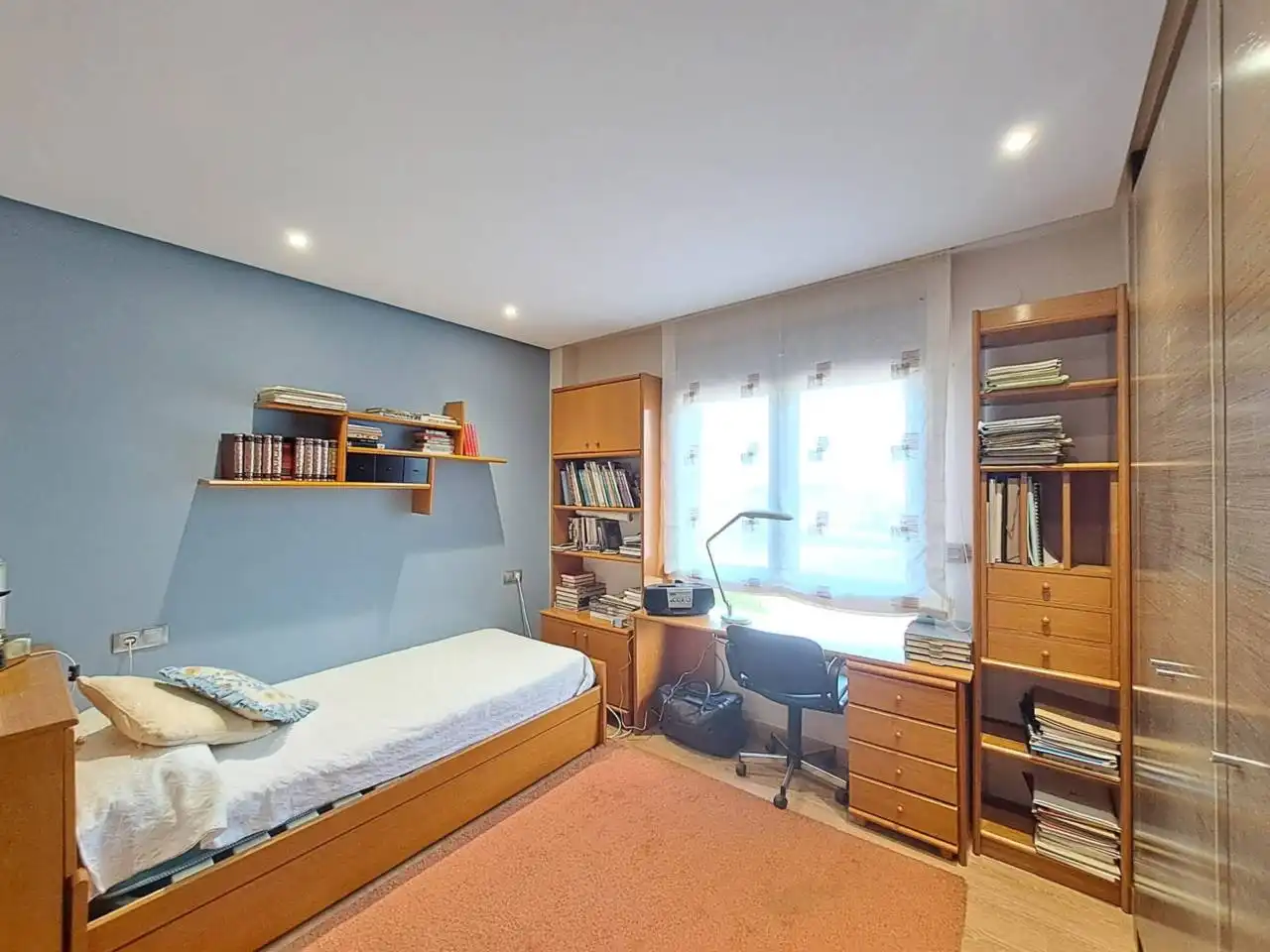 Habitación de Casa adosada en venta en Castrillo del Val con Calefacción, Jardín privado y Parquet