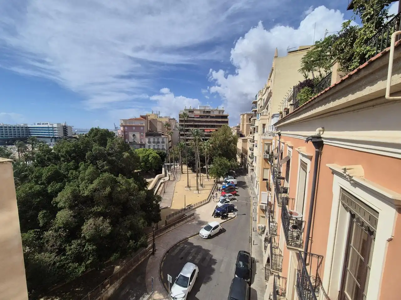 Vista exterior de Pis en venda en Alicante / Alacant amb Aire condicionat
